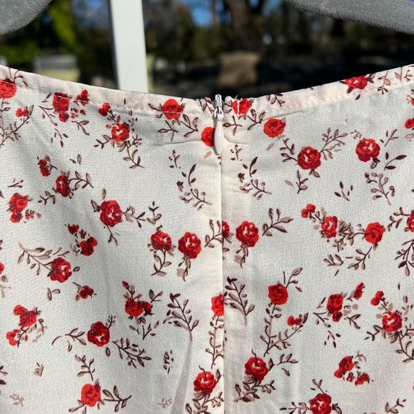 Flutter-Sleeve, Square-Neck, Cream Sundress with Red Roses - Picture 9 of 16